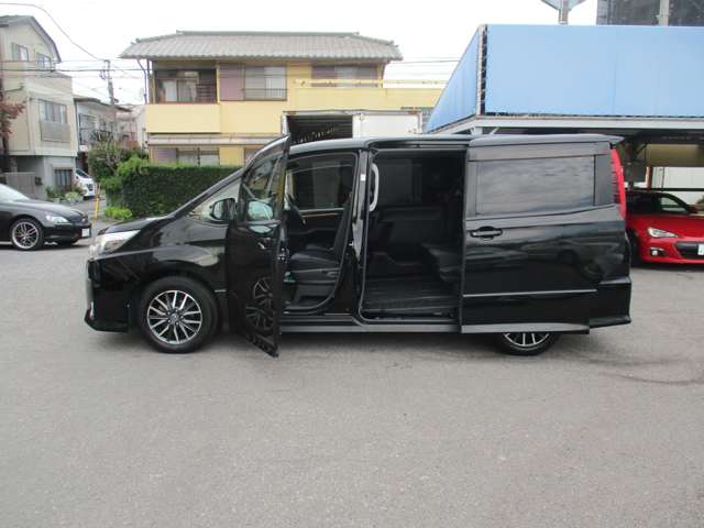 Toyota Noah 12
