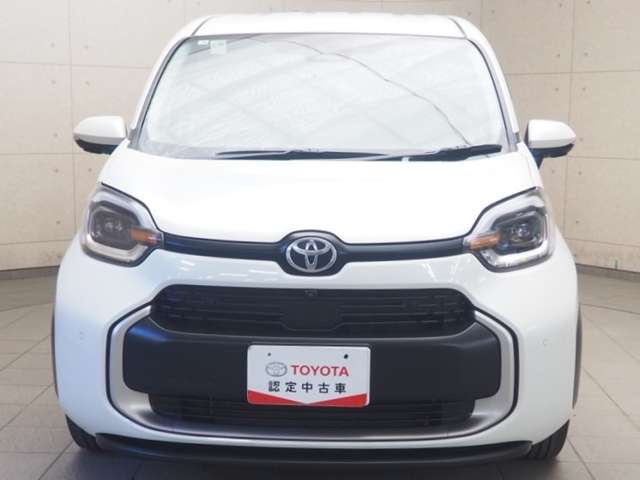 Toyota Sienta 4