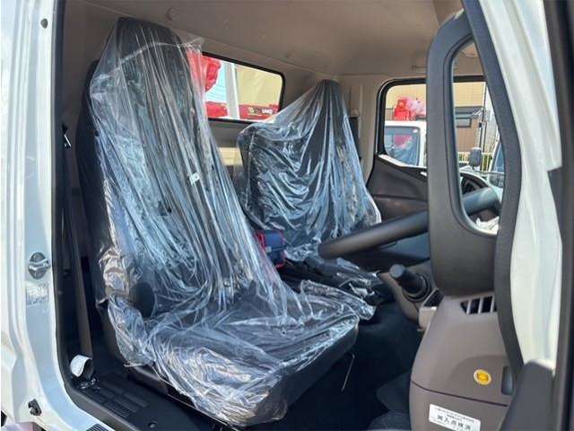 Mitsubishi Fuso Canter 12