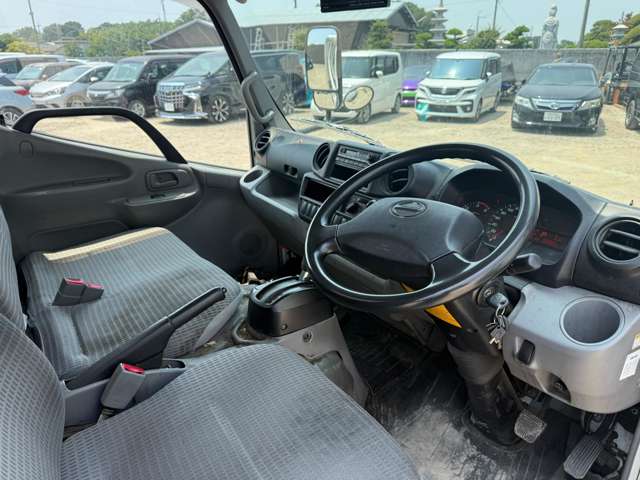 Hino Dutro 12