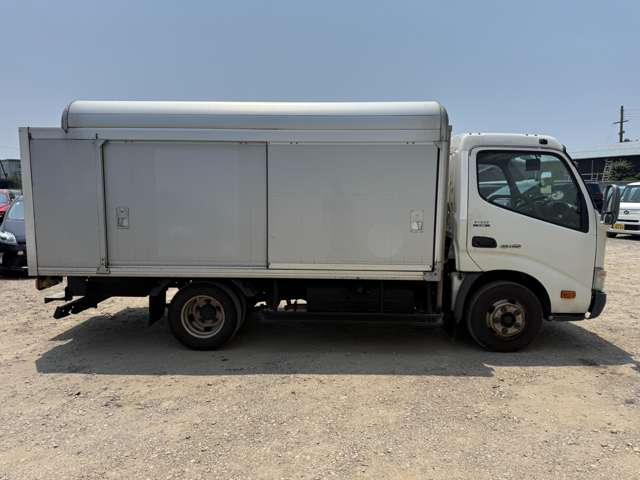 Hino Dutro 10