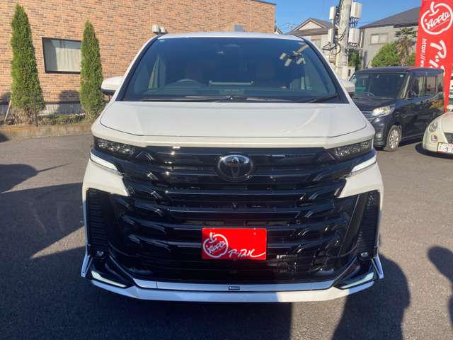 Toyota Vellfire 3