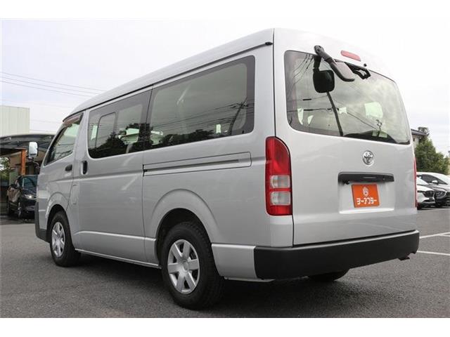 Toyota Hiace 8