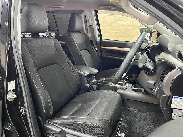 Toyota Hilux 11