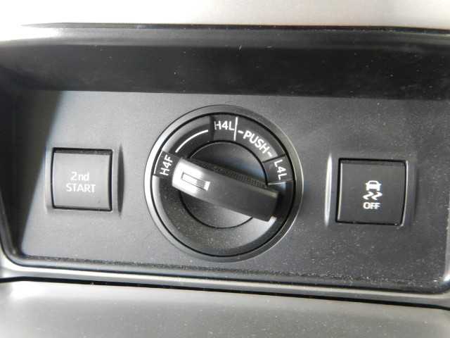 Toyota Land Cruiser Prado 6