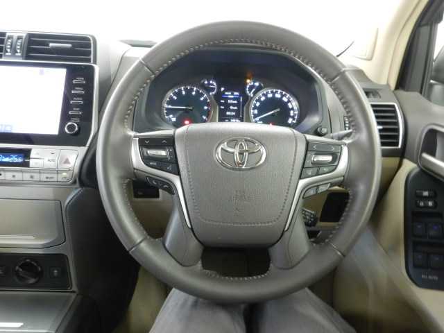 Toyota Land Cruiser Prado 8