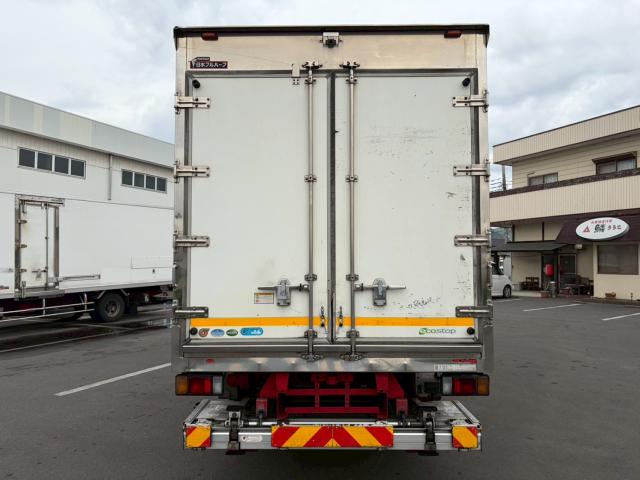 Isuzu Elf 11