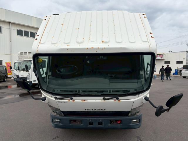 Isuzu Elf 4