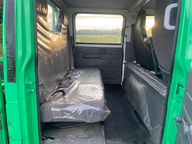 Isuzu Elf 12