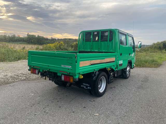 Isuzu Elf 4