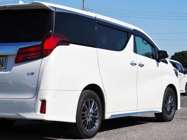 Toyota Alphard 12