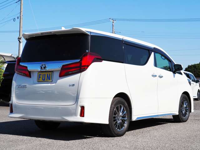 Toyota Alphard 5