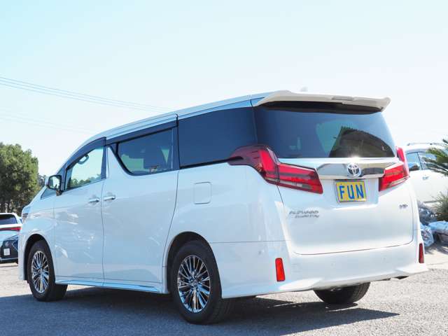 Toyota Alphard 6