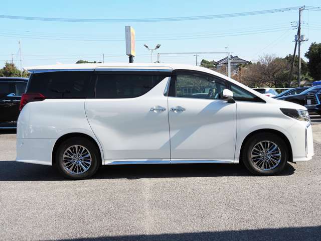 Toyota Alphard 9