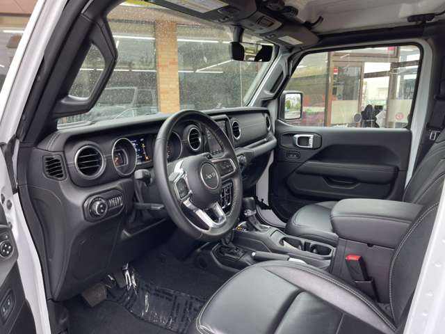 Jeep Gladiator 8