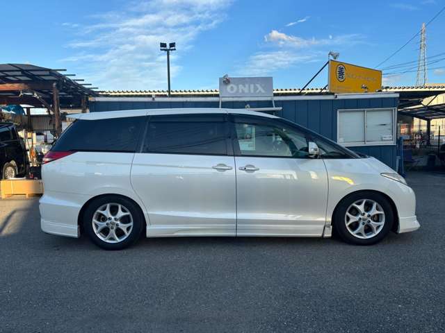 Toyota Estima 8