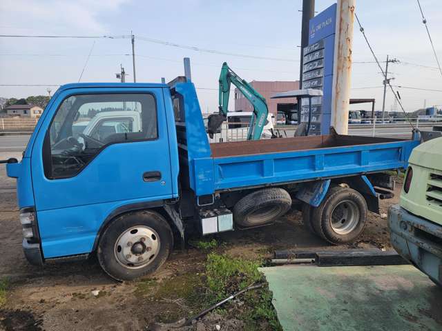 Isuzu Elf 3