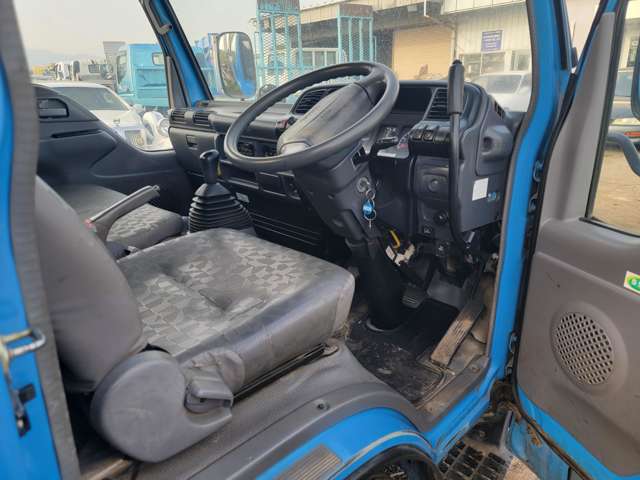 Isuzu Elf 4