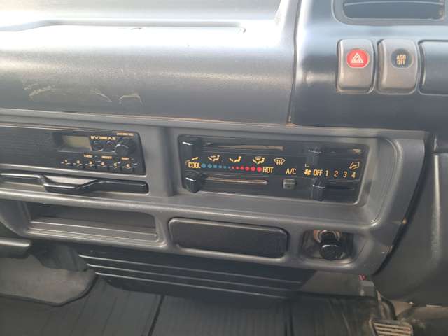 Isuzu Elf 6