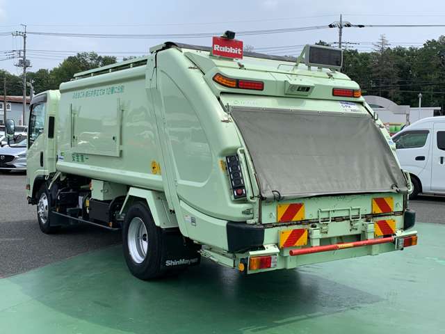 Isuzu Elf 3