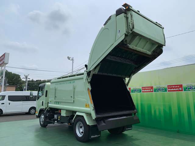 Isuzu Elf 4