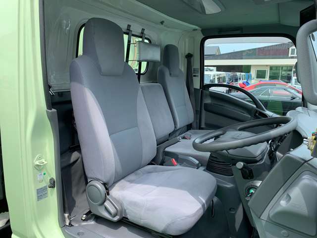 Isuzu Elf 7