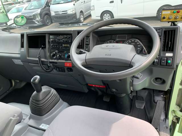 Isuzu Elf 8