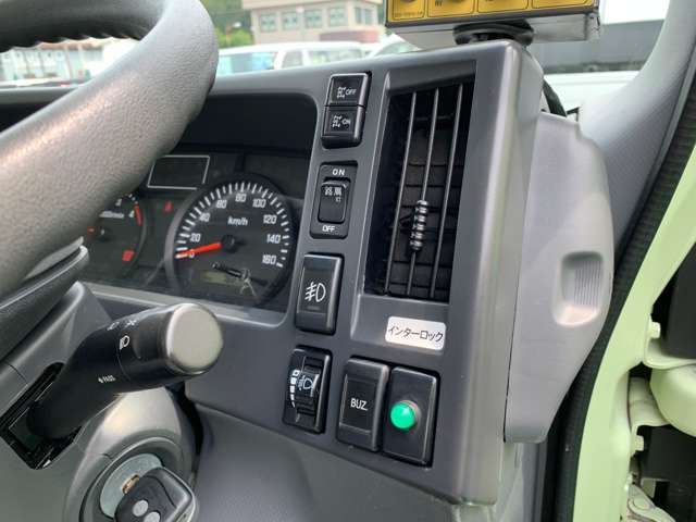 Isuzu Elf 10