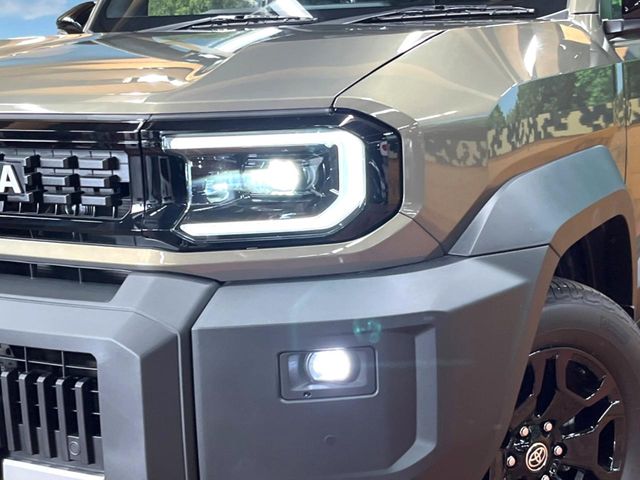 Toyota Land Cruiser FJ 11