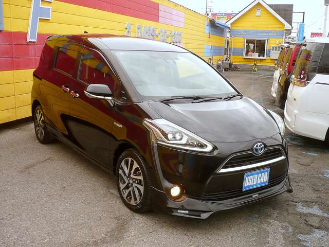 Toyota Sienta 5