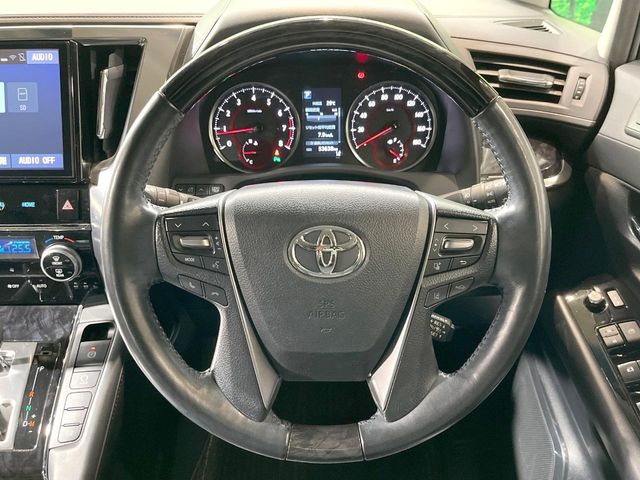 Toyota Alphard 12