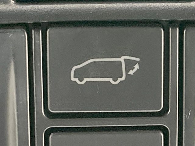 Toyota Alphard 6