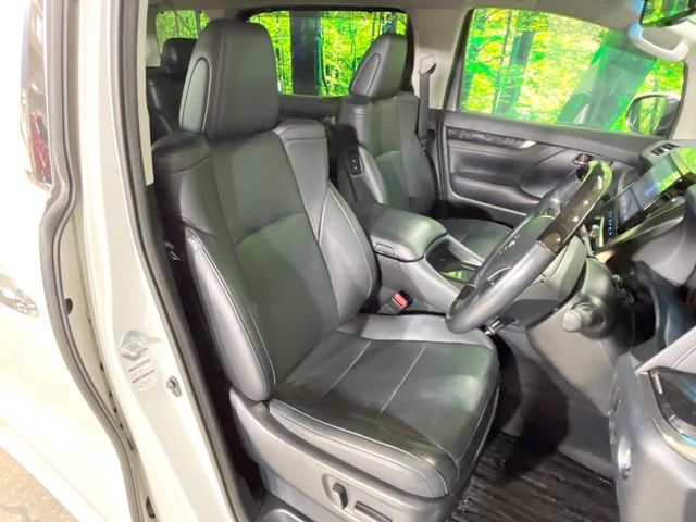 Toyota Alphard 8