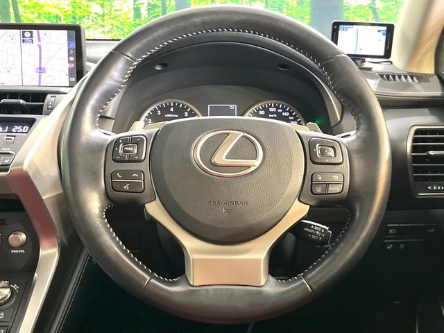 Lexus NX 8