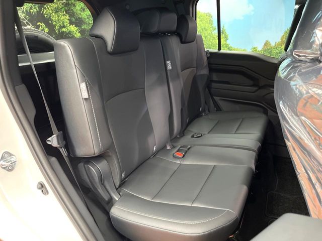 Toyota Land Cruiser FJ 12
