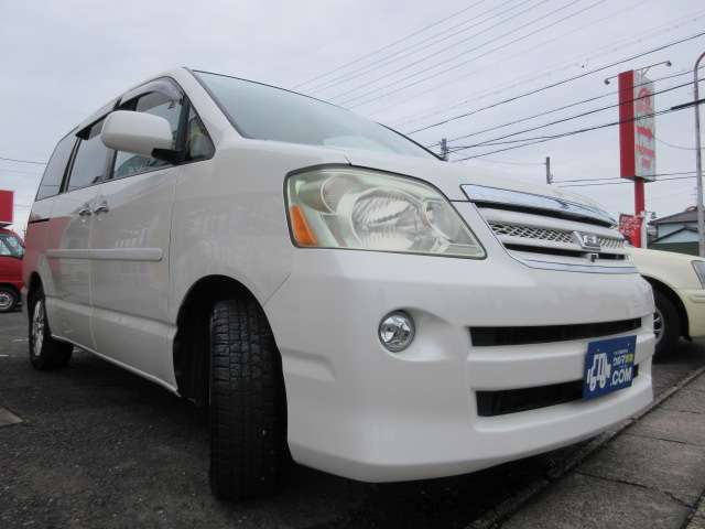 Toyota Noah 3