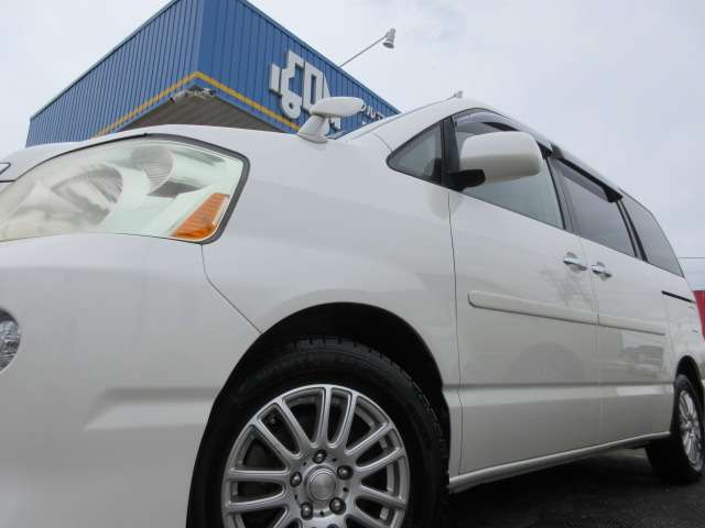 Toyota Noah 4