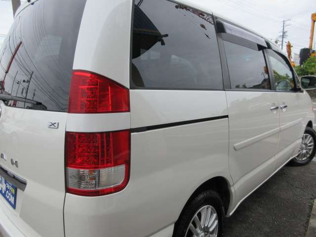 Toyota Noah 9
