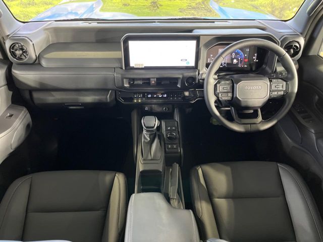 Toyota Land Cruiser FJ 3