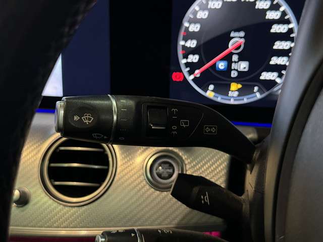 Mercedes-Benz E-Class All-Terrain 12