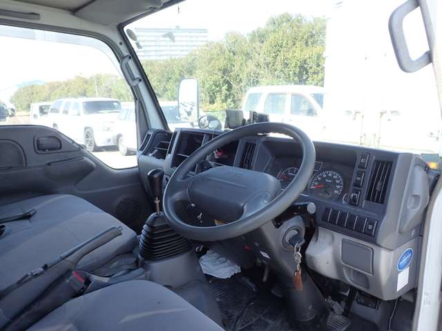 Isuzu Elf 7
