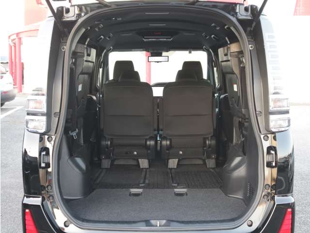 Toyota Voxy 12