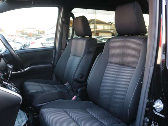 Toyota Voxy 6
