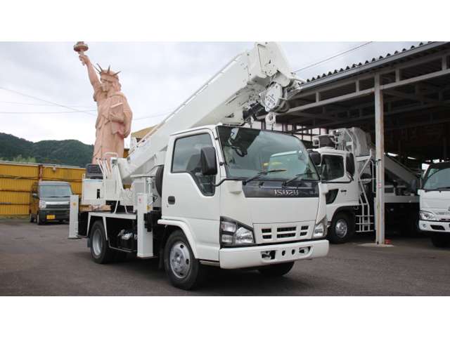 Isuzu Elf 2