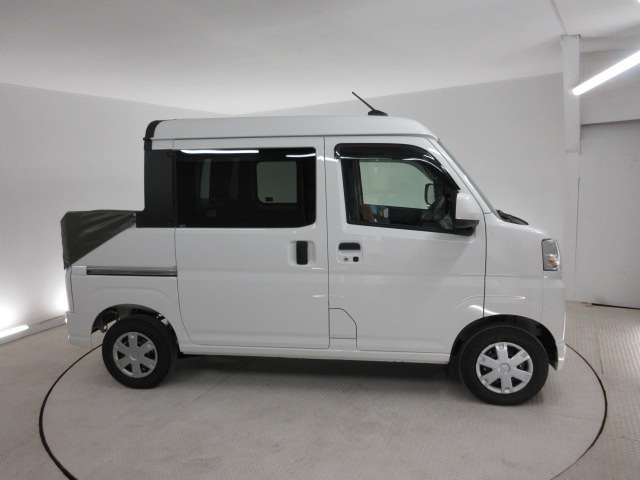 Daihatsu Hijet Deck Van 4