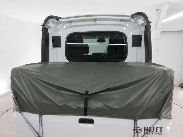 Daihatsu Hijet Deck Van 9