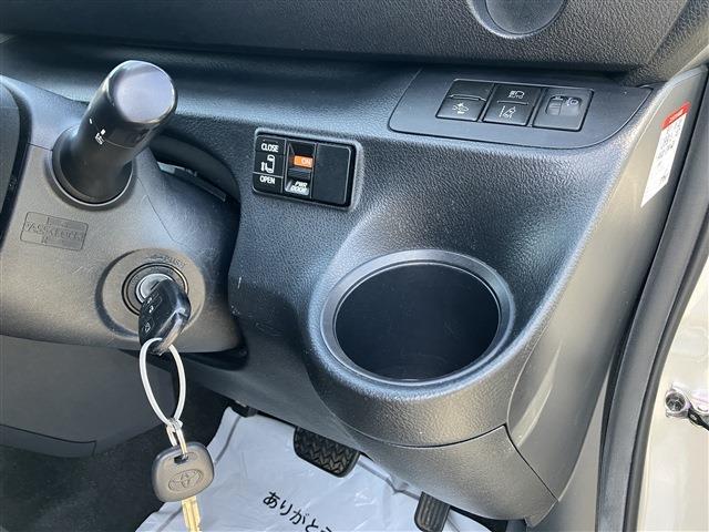 Toyota Sienta 11