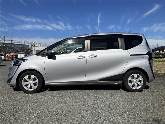 Toyota Sienta 7