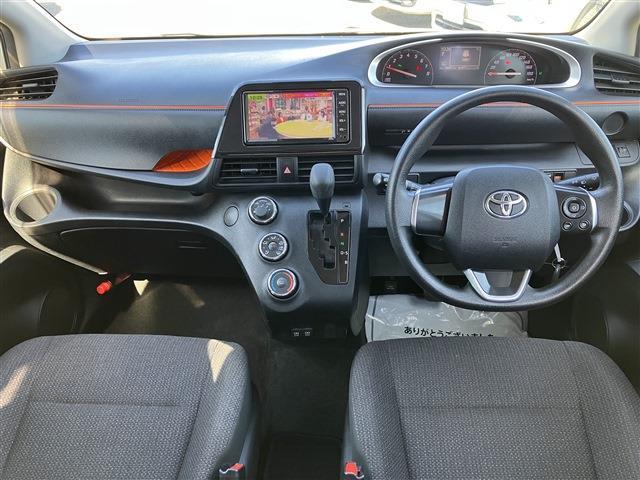 Toyota Sienta 9