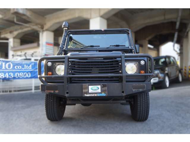Land Rover Defender 2